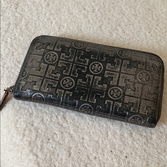 Tory Burch Wallet - Picture 2 of 4